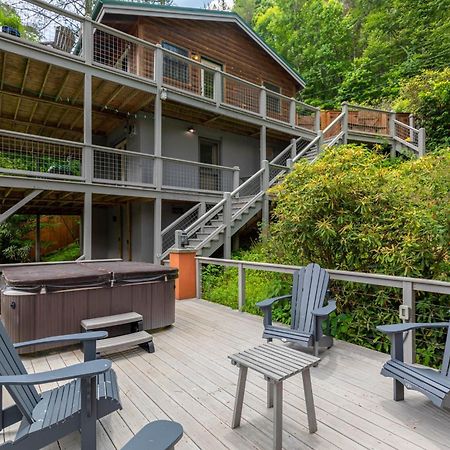 Vila Knotty Pine West Jefferson Exteriér fotografie