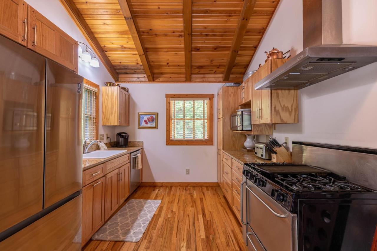 Vila Knotty Pine West Jefferson Exteriér fotografie