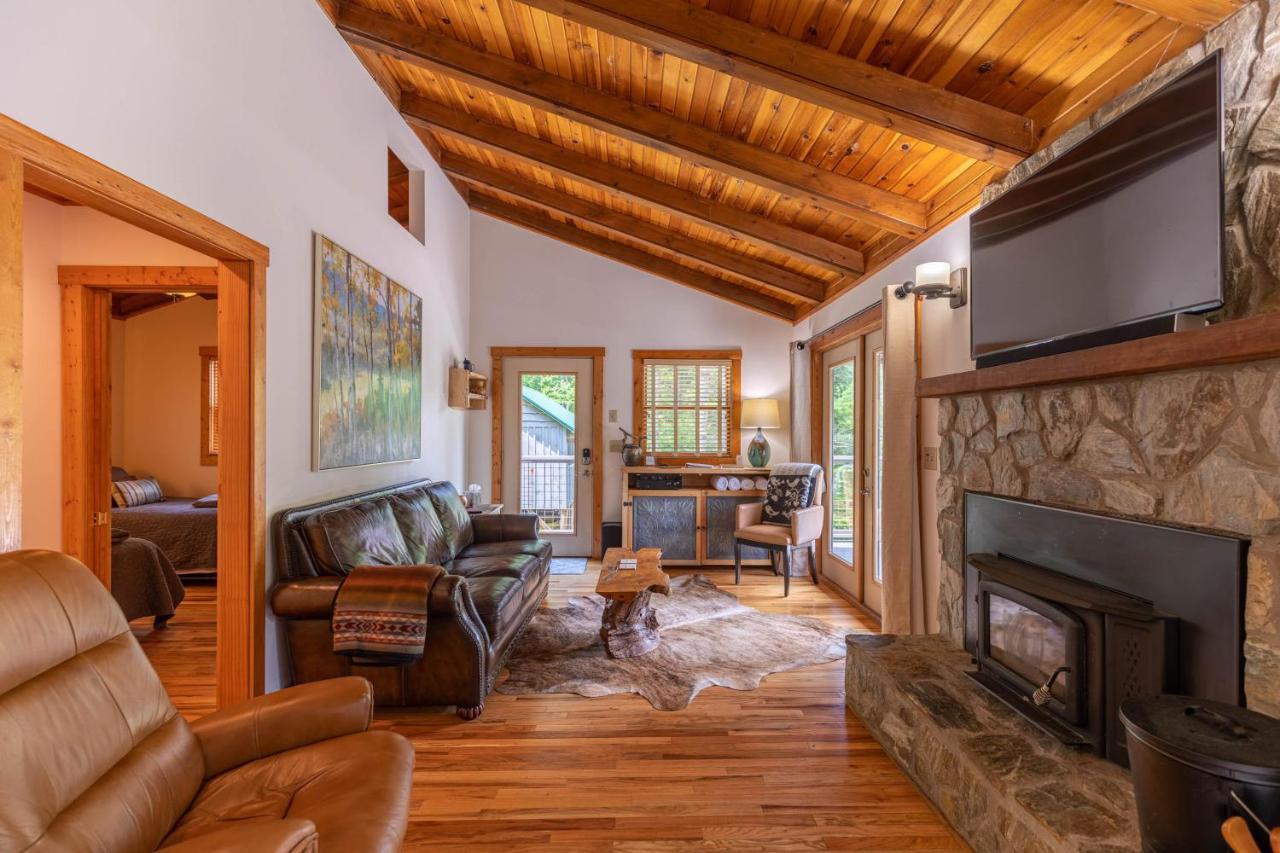 Vila Knotty Pine West Jefferson Exteriér fotografie
