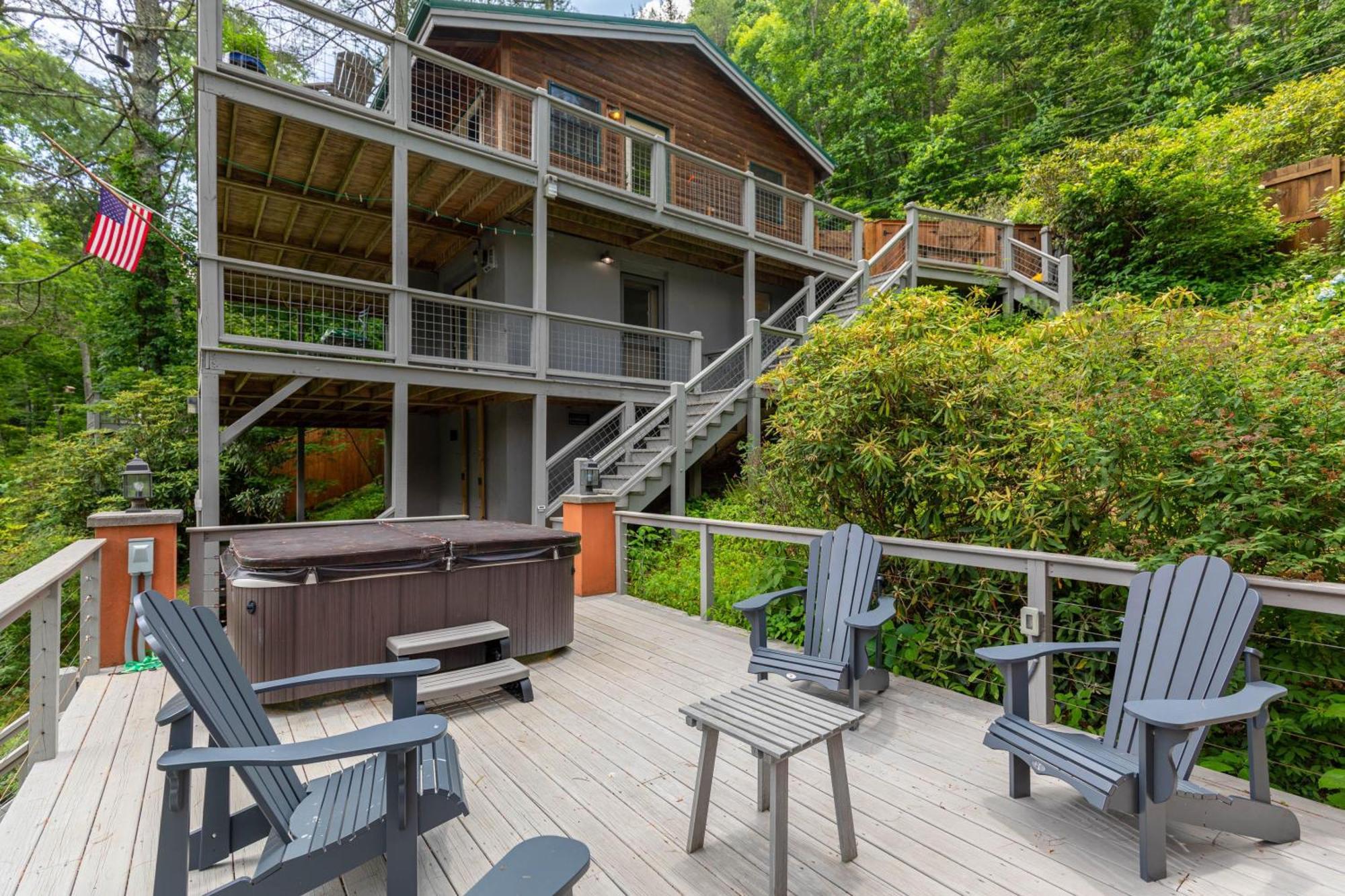 Vila Knotty Pine West Jefferson Exteriér fotografie